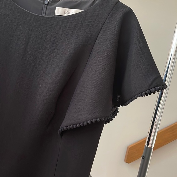 Black dress 4 | NWT $75 | Loft Little Black Dress | Size 4 - Picture 4 of 10